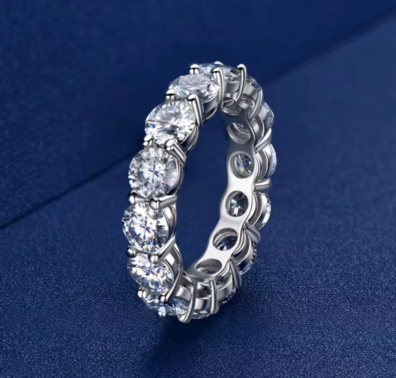 Show Stopper Moissanite Band