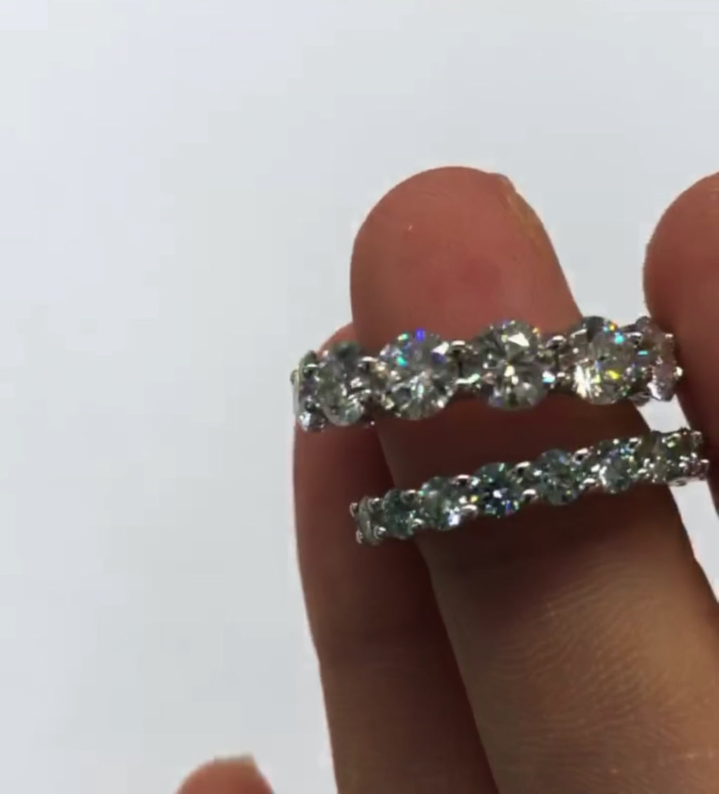 Show Stopper Moissanite Band